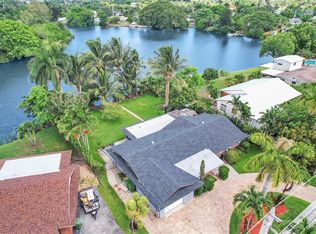 324 Davis Rd, Palm Springs, FL 33461