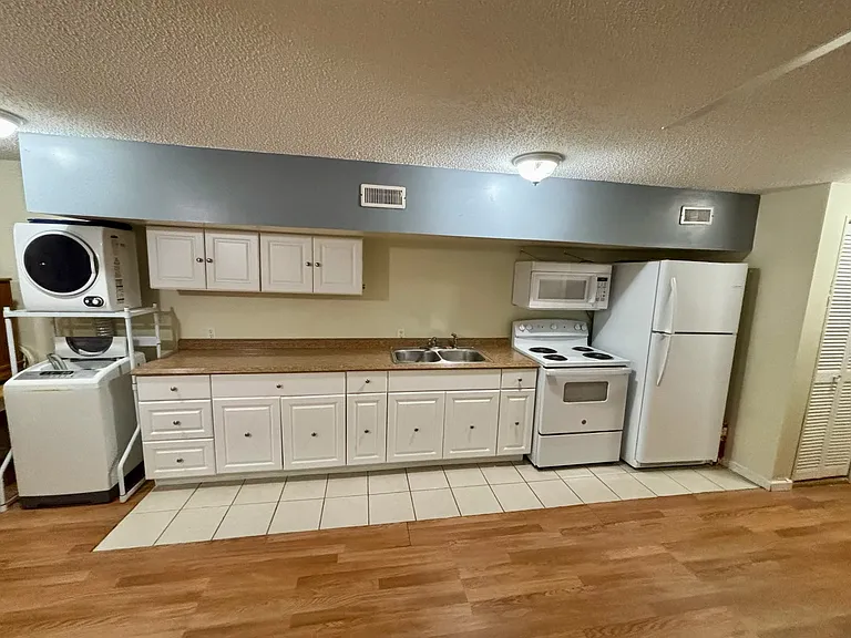 978 S Live Oak Dr #8 — Photo 4