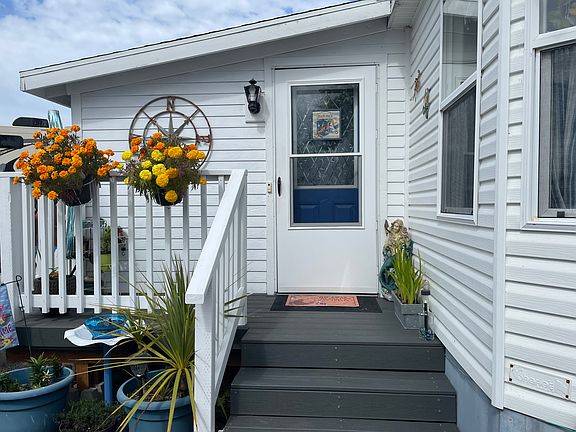 4th image of 3205 Sandridge Rd #521