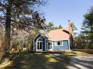 3 Union Church Ter, Rochester, MA 02770