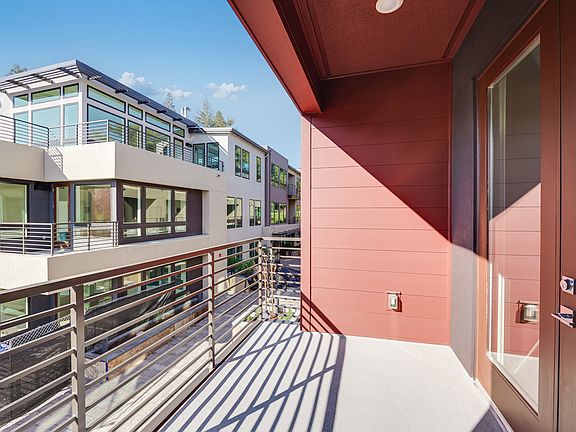 Brant Residence E215 1