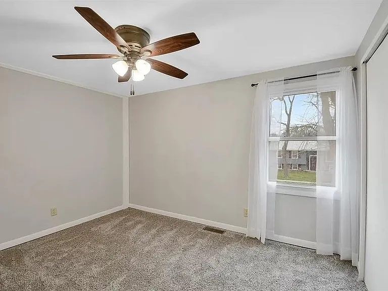 810 Centennial Dr — Photo 23