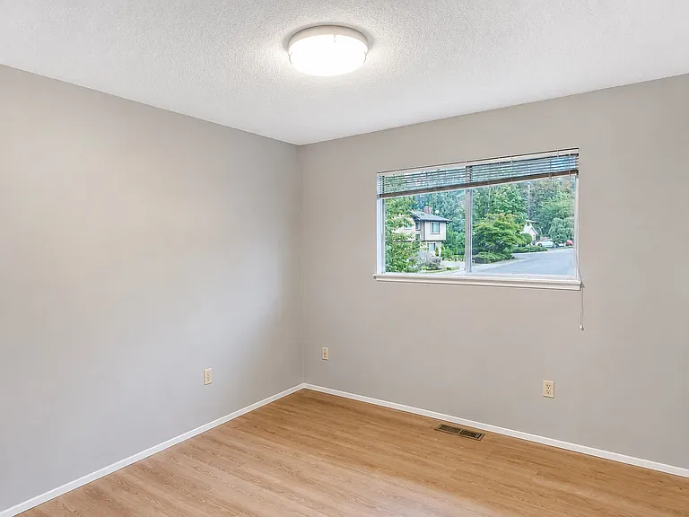 16434 NE 107th Pl — Photo 7
