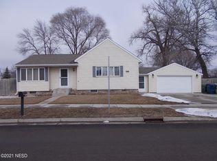 1017 3rd Ave NW, Watertown, SD 57201