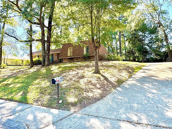 3rd image of 163 Glenwood Dr