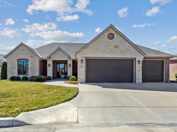 1651 N Red Oaks St, Wichita, KS 67206