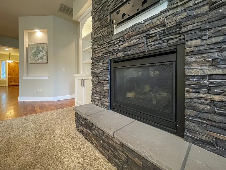 307 E Grove Creek Ln — Photo 30