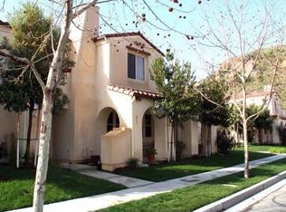 324 Platts Harbor Dr, Camarillo, CA 93012