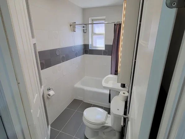 393 Avenue S image 7 of 10