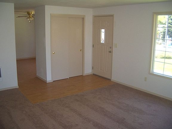 4th image of 3509 NE 128th Ct