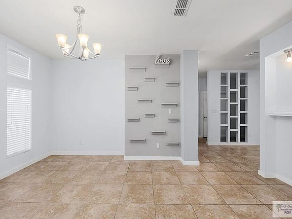 4th image of 6633 Woodlands Ave