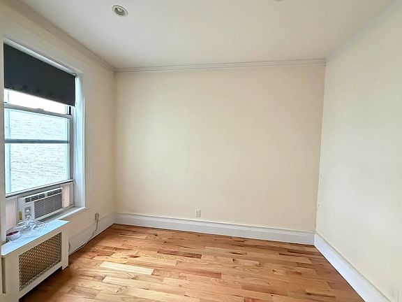 5th image of 417 W 43rd St #96