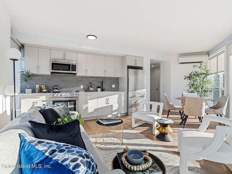 5 Stuyvesant Pl #7C — Photo 24