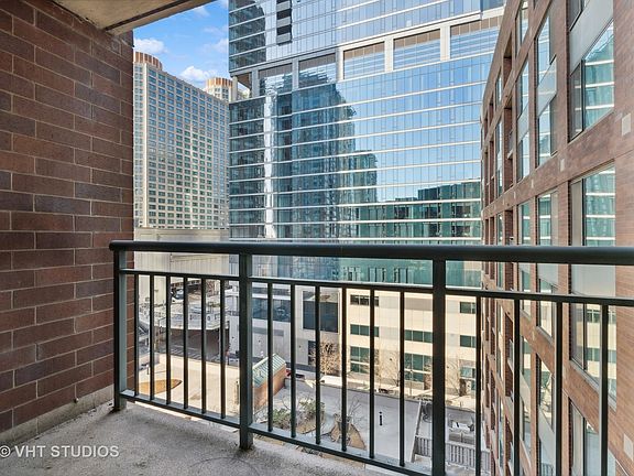 3rd image of 440 N McClurg Ct APT 912