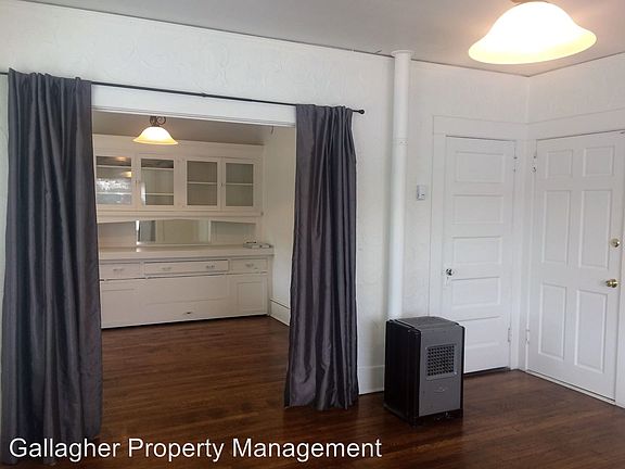 4th image of 1923 De La Vina St APT 3