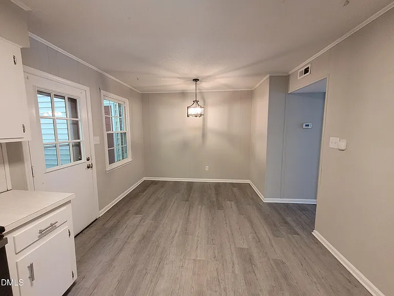 920 Jason Ct — Photo 7