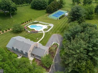 305 Seneca Rd, Great Falls, VA 22066