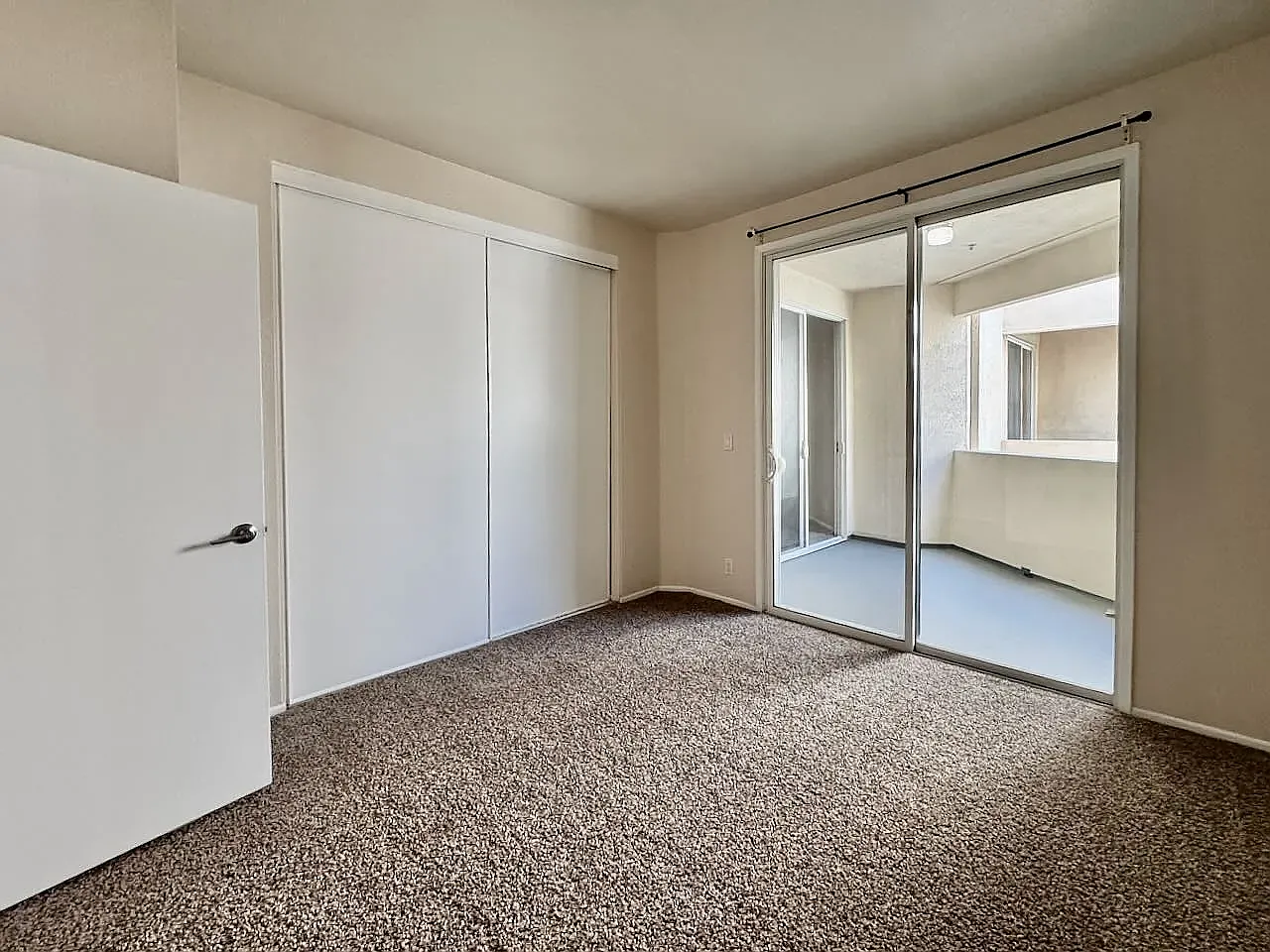 2 bed, 920 sqft, $2,800 — Photo 4