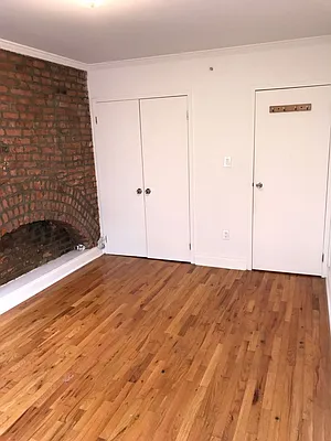 Rented by Lisa Management | media 21