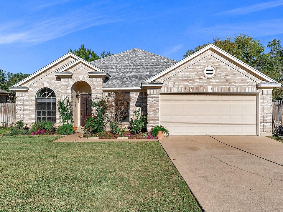 1st image of 302 Debora Dr