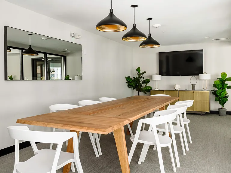 Meridia Brownstones — Photo 11