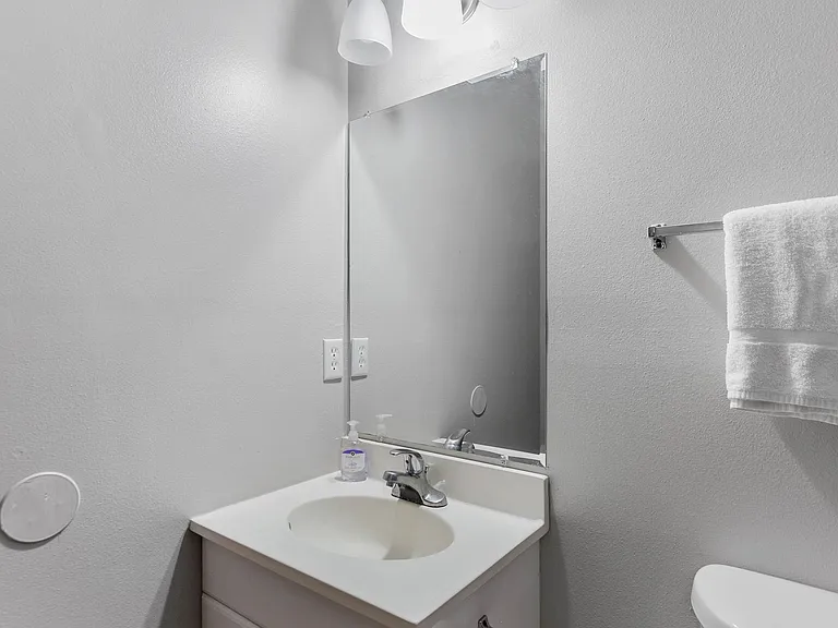 1235 N. Bronough Street — Photo 39