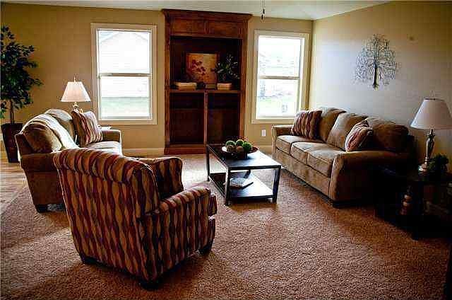 1st image of 408 Kings Pl