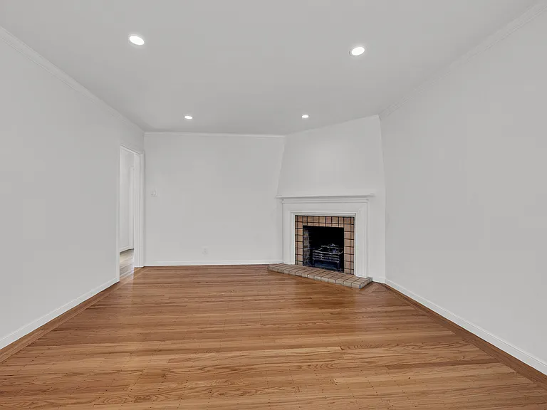 318 Allison St — Photo 2