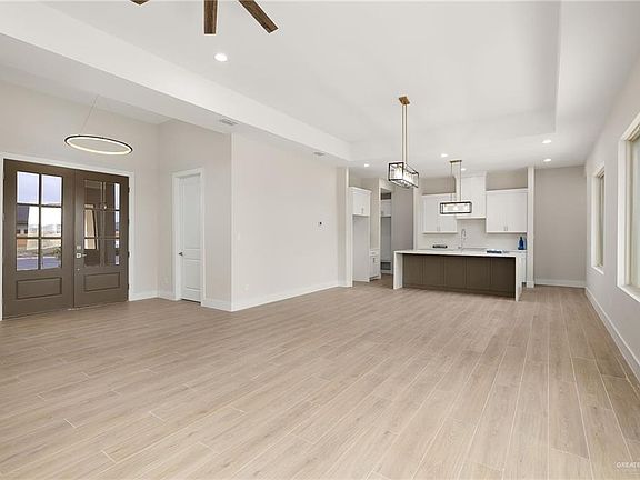 2nd image of 2529 Trinity Ave
