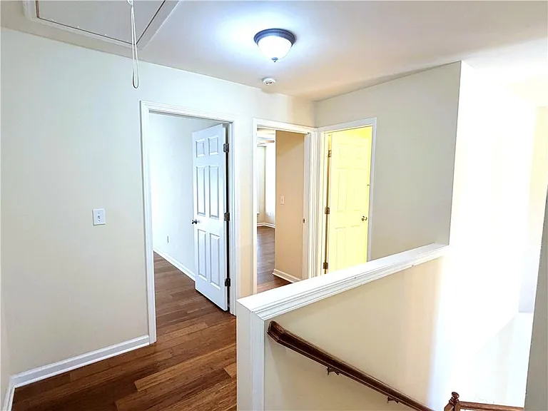 2380 Fairlie Dr — Photo 17