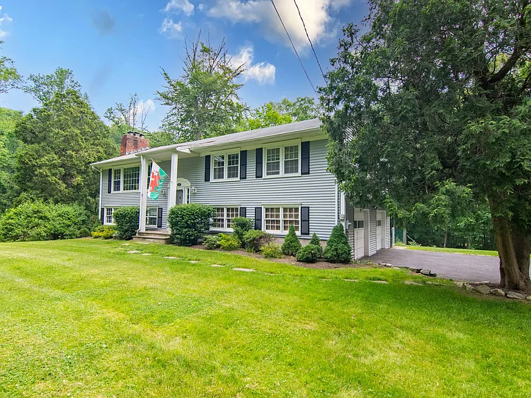 113 Dogwood Ln — Photo 14