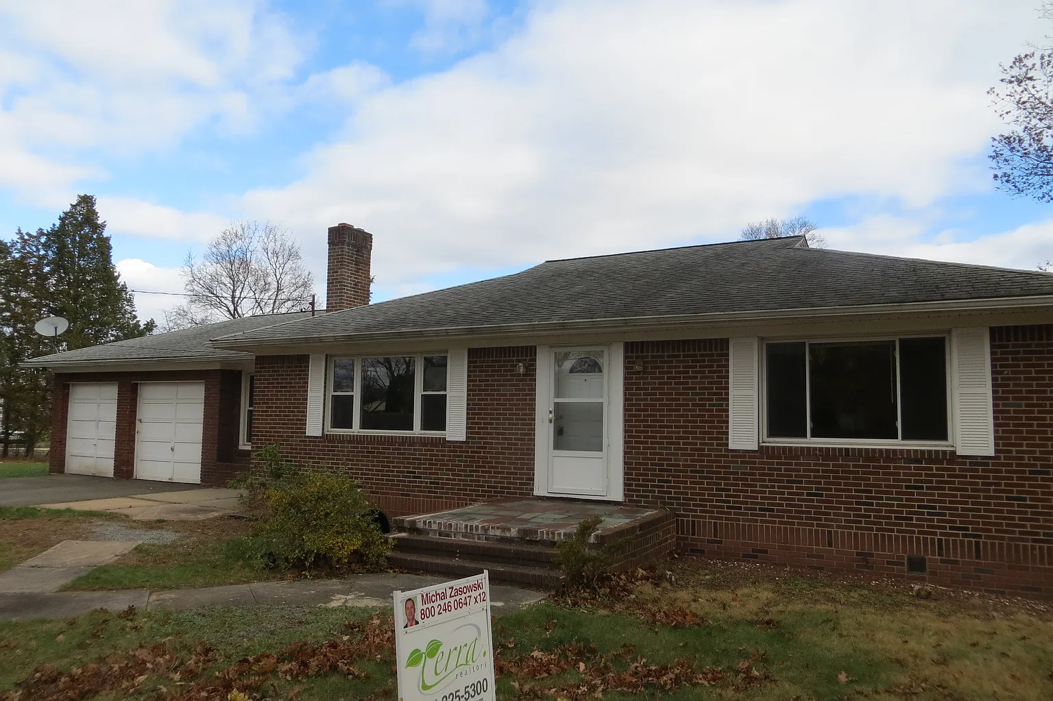 423 Hillcrest Ave photo 1