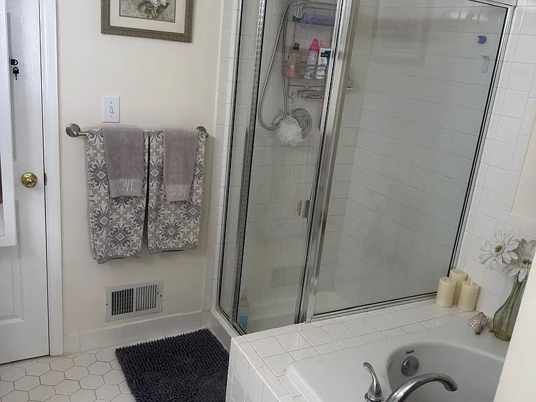 353 Cynthia Ln — Photo 9