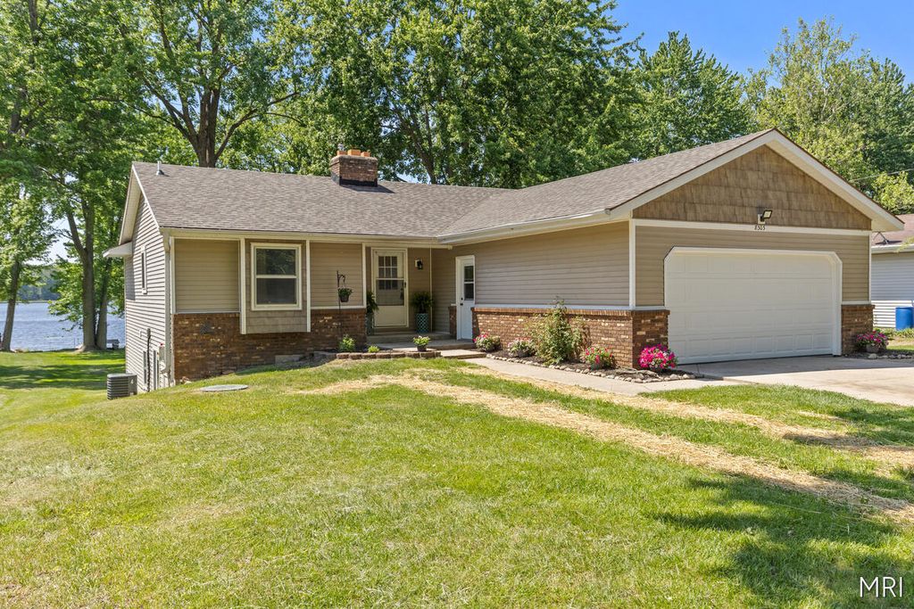 8303 Cowan Lake Dr NE, Rockford, MI - View 2