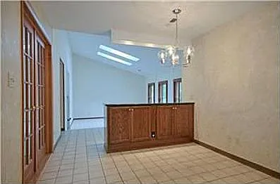 3 bed, 1770 sqft, $2,340 — Photo 3