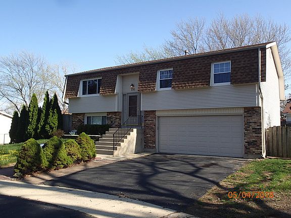 3rd image of 191 Bloomingdale Ct