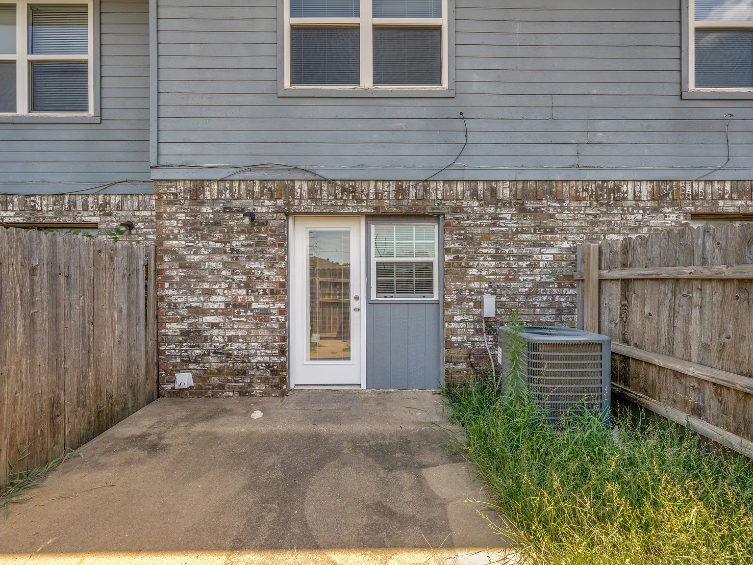 604 Meadow View Court - 3 — Photo 3
