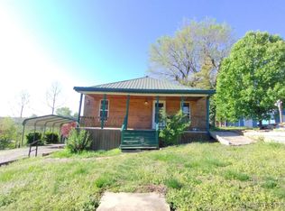 323 3rd St, Watts, OK 74964