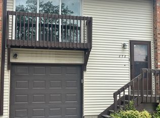 272 Old Elm Dr, Bolingbrook, IL 60440