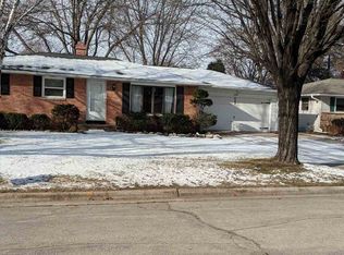 1028 Beaver Dam Dr, Green Bay, WI 54304