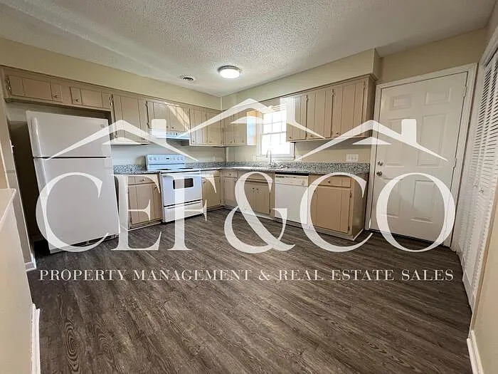 2 bed, 1.0 bath, 975 sqft, $1,050 — Photo 3