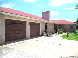 715 Nockenut Rd, Seguin, TX 78155