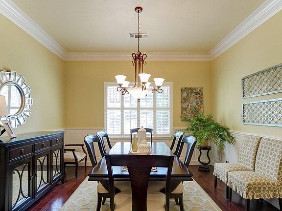 3rd image of 4073 Plateau Cir