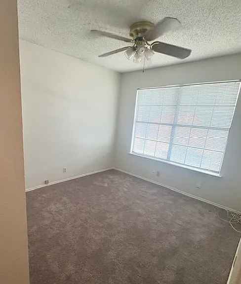 112 Peachtree Ct #C — Photo 3