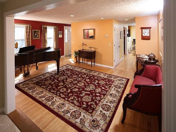 5th image of 34 Clifton Dr