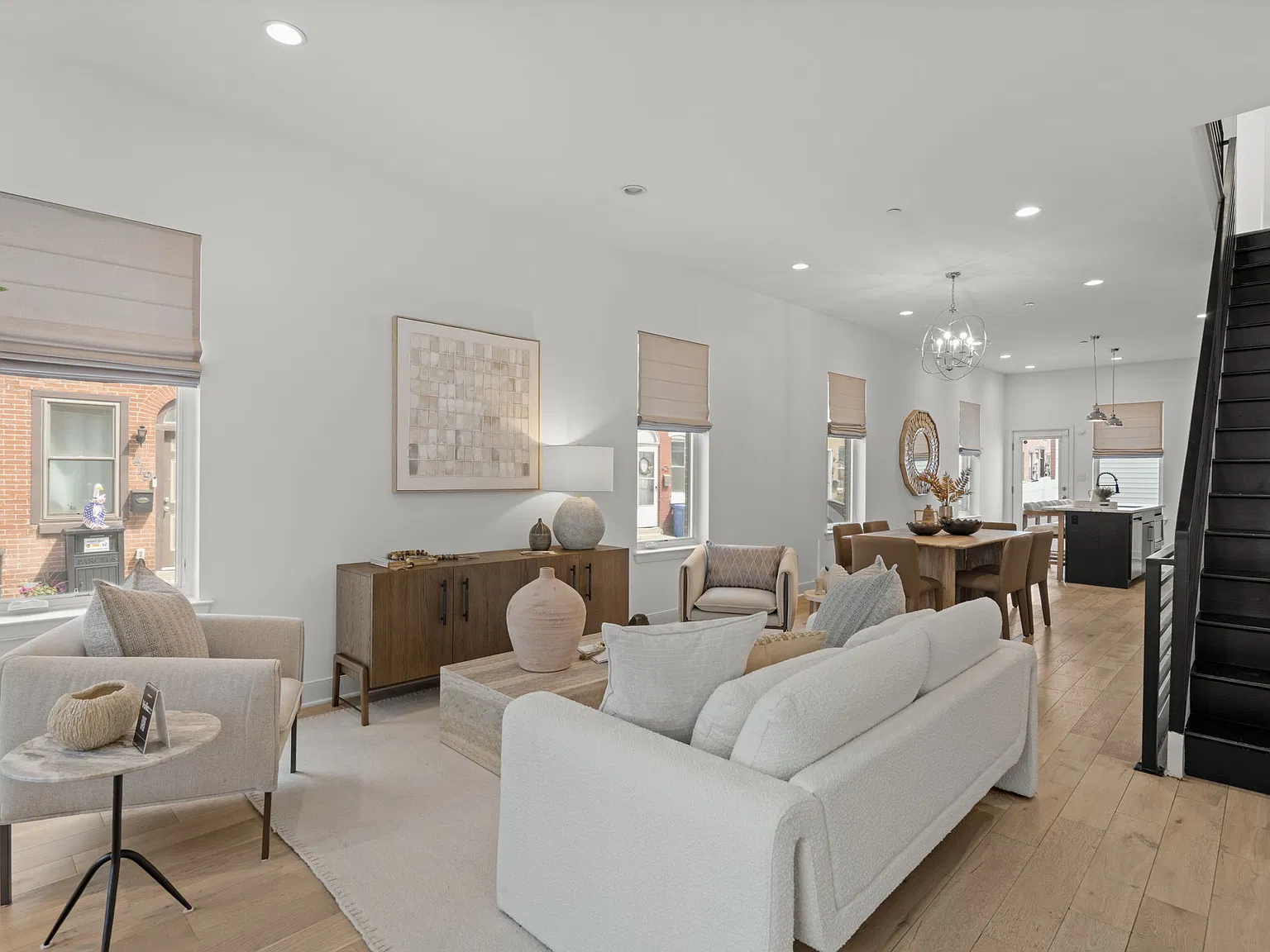 4 bed, $3,800 — Photo 1