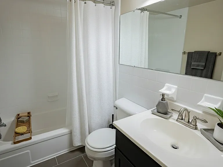 Woodmere 2 Bed Bathroom Woodmere 2 Bed Bathroom