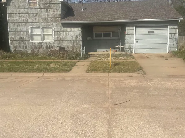 916 Van Buren St, Harper, KS 67058