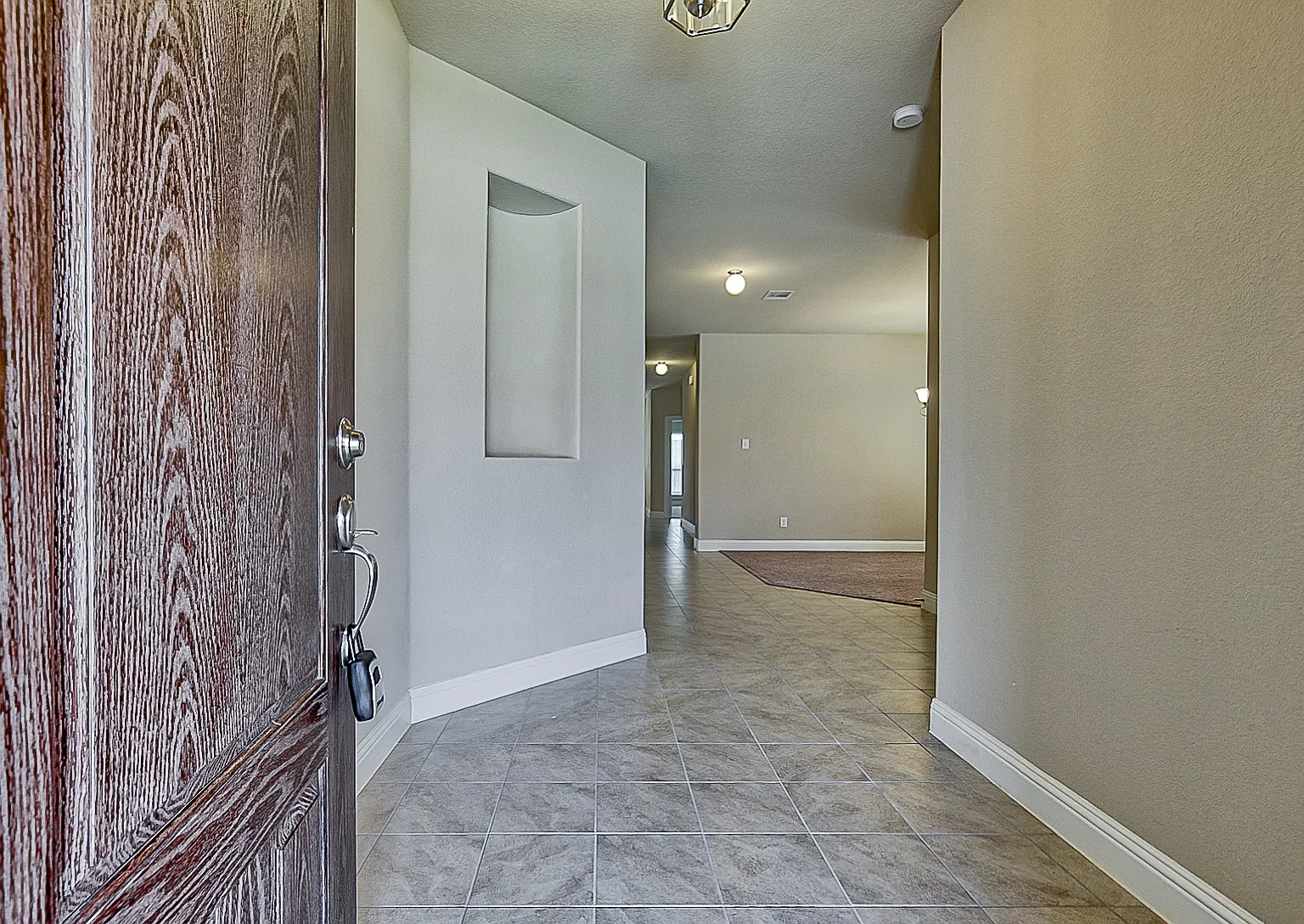 4 bed, 2050 sqft, $2,595 — Photo 4