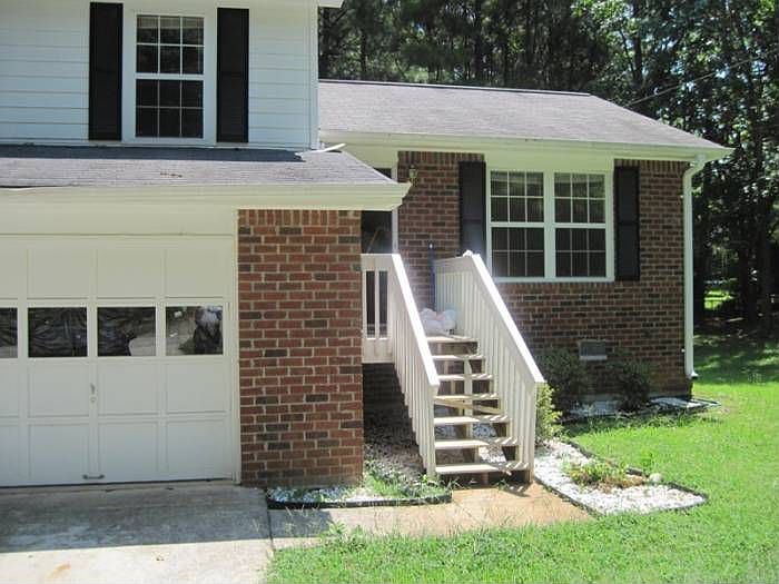 2nd image of 534 Carillon Ln